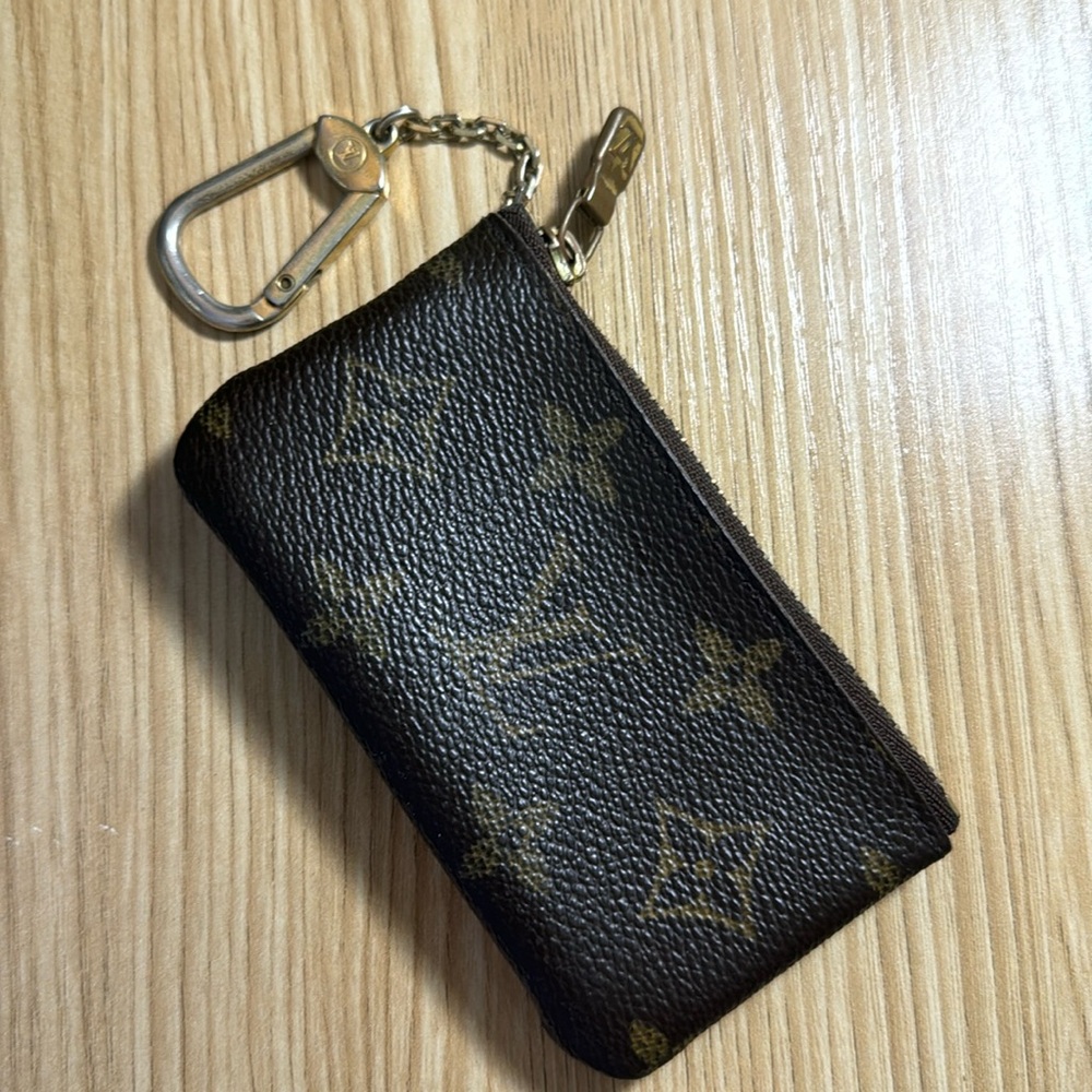 LOUIS VUITTON MONOGRAM KEY POUCH